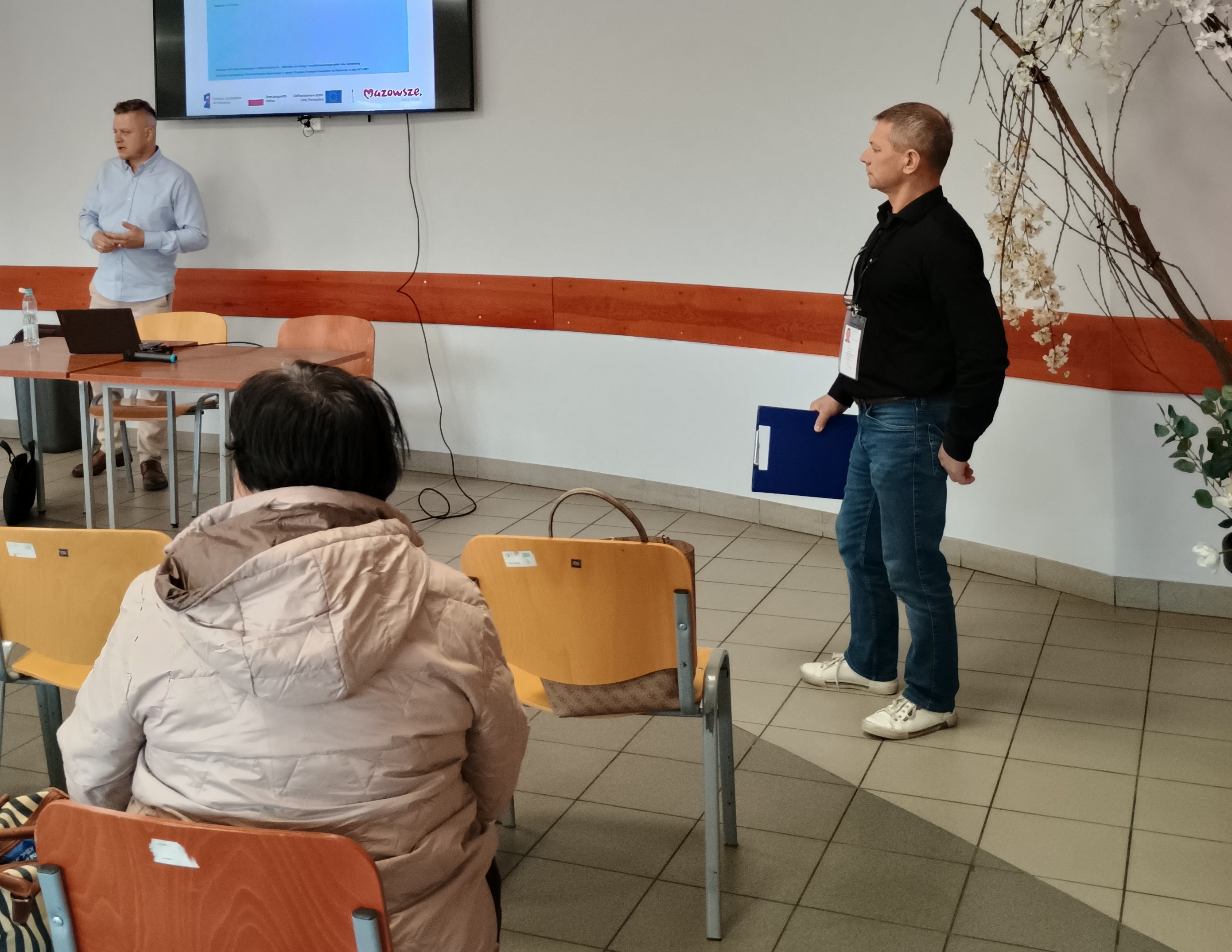 Zdjęcie: osoby uczestniczące w spotkaniu